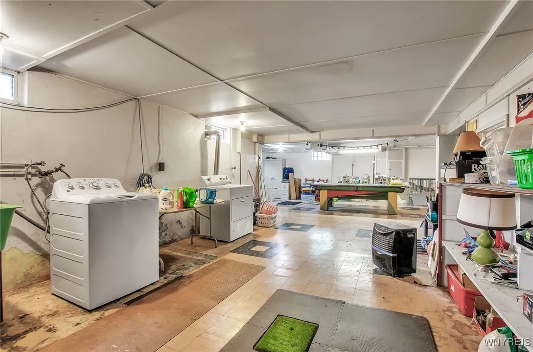 231 Sunset Terrace, Orchard Park, New York 14127, Orchard Park, New York 14127, 3 Bedrooms Bedrooms, 8 Rooms Rooms,1 BathroomBathrooms,Residential,Closed,231 Sunset Terrace, Orchard Park, New York 14127,0,B1557200