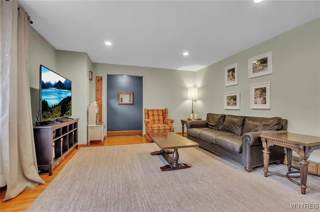 231 Sunset Terrace, Orchard Park, New York 14127, Orchard Park, New York 14127, 3 Bedrooms Bedrooms, 8 Rooms Rooms,1 BathroomBathrooms,Residential,Closed,231 Sunset Terrace, Orchard Park, New York 14127,0,B1557200