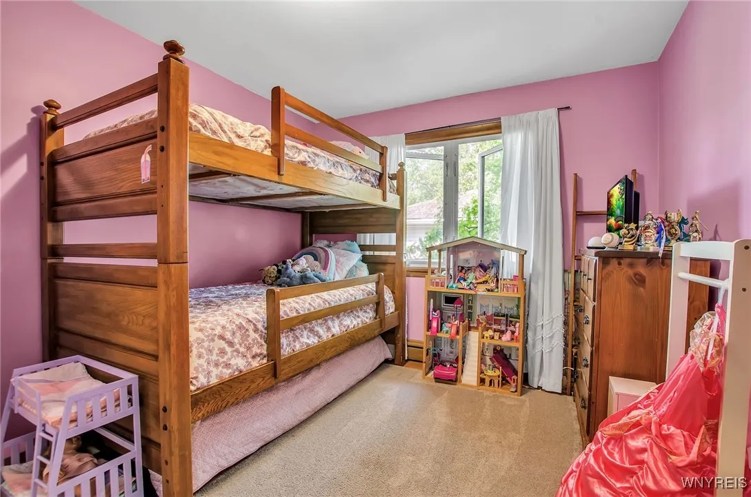 231 Sunset Terrace, Orchard Park, New York 14127, Orchard Park, New York 14127, 3 Bedrooms Bedrooms, 8 Rooms Rooms,1 BathroomBathrooms,Residential,Closed,231 Sunset Terrace, Orchard Park, New York 14127,0,B1557200