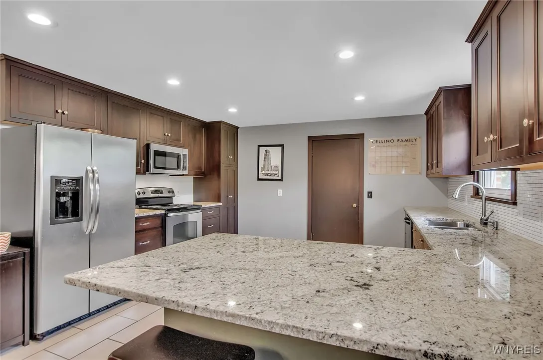 231 Sunset Terrace, Orchard Park, New York 14127, Orchard Park, New York 14127, 3 Bedrooms Bedrooms, 8 Rooms Rooms,1 BathroomBathrooms,Residential,Closed,231 Sunset Terrace, Orchard Park, New York 14127,0,B1557200