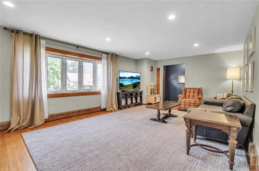 231 Sunset Terrace, Orchard Park, New York 14127, Orchard Park, New York 14127, 3 Bedrooms Bedrooms, 8 Rooms Rooms,1 BathroomBathrooms,Residential,Closed,231 Sunset Terrace, Orchard Park, New York 14127,0,B1557200