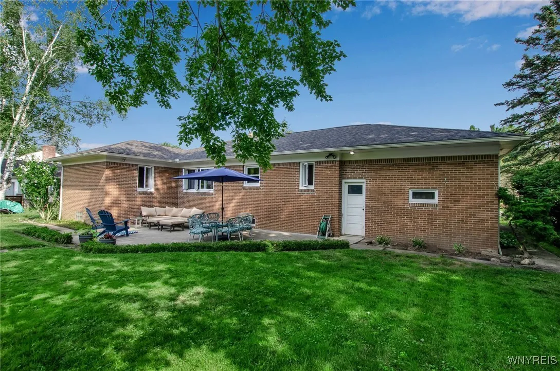 231 Sunset Terrace, Orchard Park, New York 14127, Orchard Park, New York 14127, 3 Bedrooms Bedrooms, 8 Rooms Rooms,1 BathroomBathrooms,Residential,Closed,231 Sunset Terrace, Orchard Park, New York 14127,0,B1557200