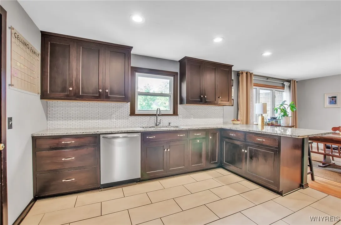 231 Sunset Terrace, Orchard Park, New York 14127, Orchard Park, New York 14127, 3 Bedrooms Bedrooms, 8 Rooms Rooms,1 BathroomBathrooms,Residential,Closed,231 Sunset Terrace, Orchard Park, New York 14127,0,B1557200