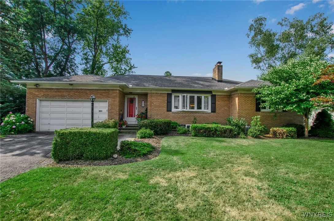 231 Sunset Terrace, Orchard Park, New York 14127, Orchard Park, New York 14127, 3 Bedrooms Bedrooms, 8 Rooms Rooms,1 BathroomBathrooms,Residential,Closed,231 Sunset Terrace, Orchard Park, New York 14127,0,B1557200