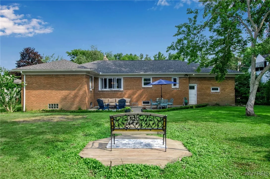 231 Sunset Terrace, Orchard Park, New York 14127, Orchard Park, New York 14127, 3 Bedrooms Bedrooms, 8 Rooms Rooms,1 BathroomBathrooms,Residential,Closed,231 Sunset Terrace, Orchard Park, New York 14127,0,B1557200