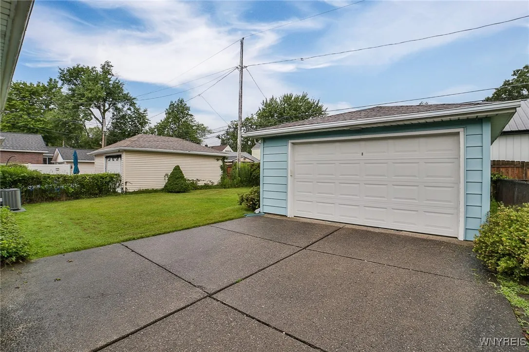 296 Abbington Avenue, Tonawanda-town, New York 142, Tonawanda, New York 14223, 3 Bedrooms Bedrooms, 11 Rooms Rooms,1 BathroomBathrooms,Residential,Closed,296 Abbington Avenue, Tonawanda-town, New York 142,0,B1557460
