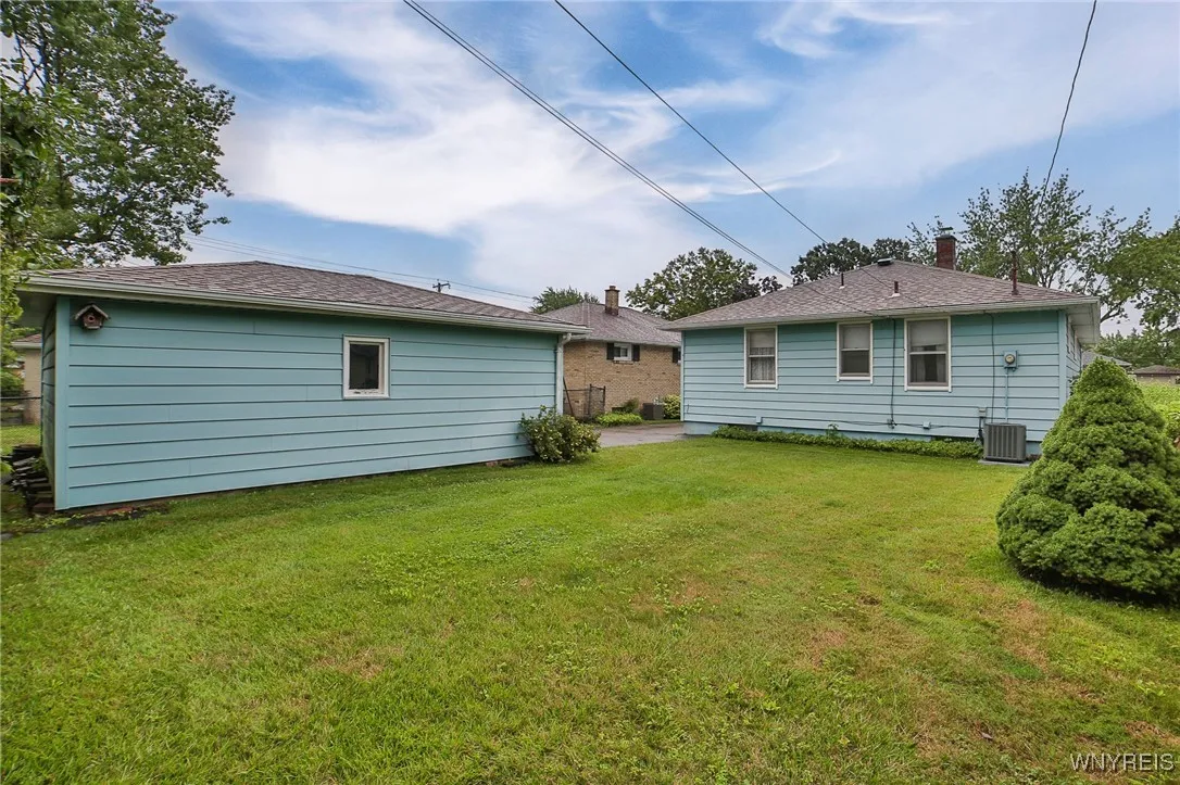 296 Abbington Avenue, Tonawanda-town, New York 142, Tonawanda, New York 14223, 3 Bedrooms Bedrooms, 11 Rooms Rooms,1 BathroomBathrooms,Residential,Closed,296 Abbington Avenue, Tonawanda-town, New York 142,0,B1557460