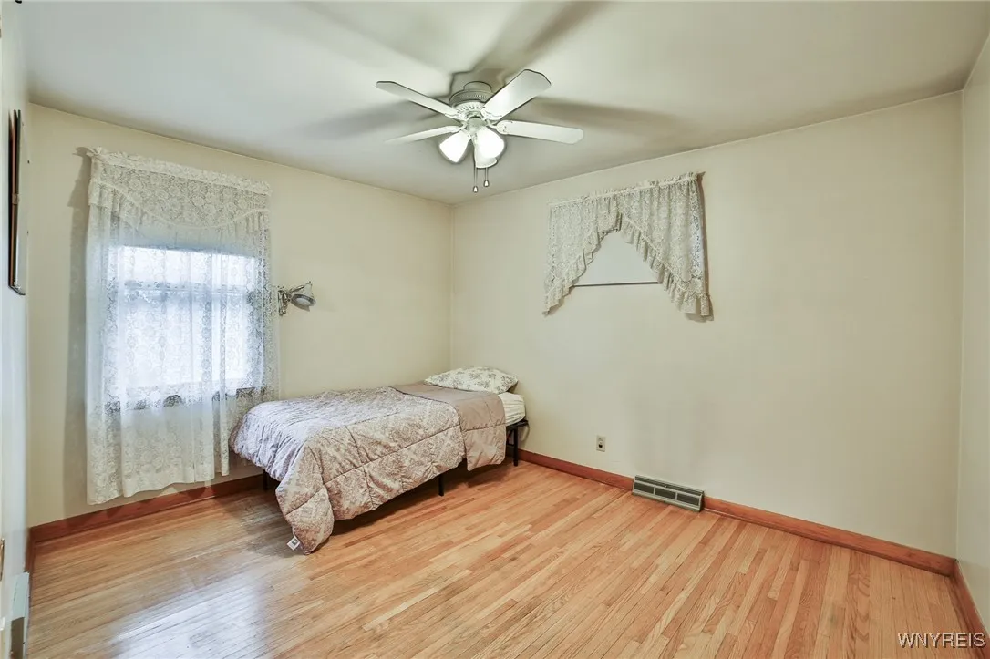 296 Abbington Avenue, Tonawanda-town, New York 142, Tonawanda, New York 14223, 3 Bedrooms Bedrooms, 11 Rooms Rooms,1 BathroomBathrooms,Residential,Closed,296 Abbington Avenue, Tonawanda-town, New York 142,0,B1557460