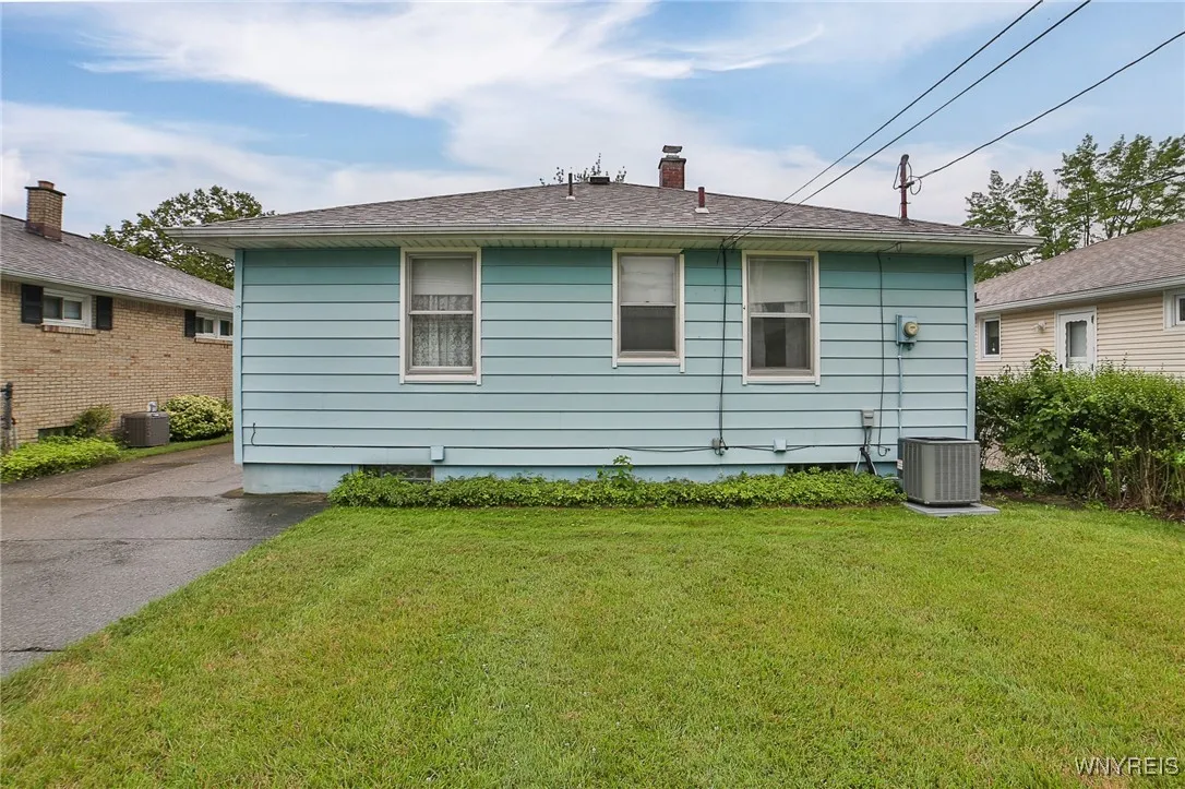 296 Abbington Avenue, Tonawanda-town, New York 142, Tonawanda, New York 14223, 3 Bedrooms Bedrooms, 11 Rooms Rooms,1 BathroomBathrooms,Residential,Closed,296 Abbington Avenue, Tonawanda-town, New York 142,0,B1557460