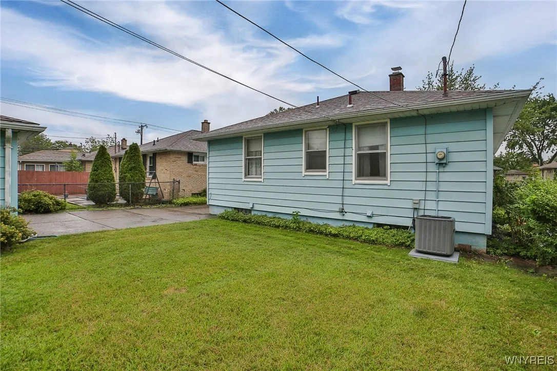 296 Abbington Avenue, Tonawanda-town, New York 142, Tonawanda, New York 14223, 3 Bedrooms Bedrooms, 11 Rooms Rooms,1 BathroomBathrooms,Residential,Closed,296 Abbington Avenue, Tonawanda-town, New York 142,0,B1557460