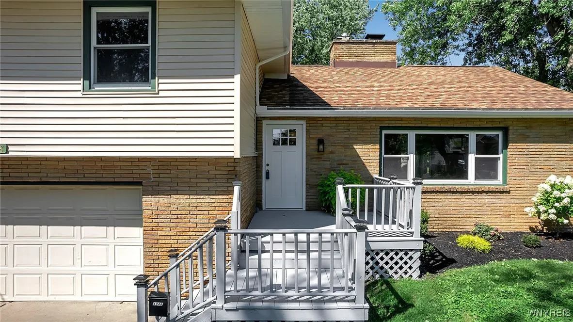 4948 Clifton Parkway, Hamburg, New York 14075, Hamburg, New York 14075, 4 Bedrooms Bedrooms, 7 Rooms Rooms,2 BathroomsBathrooms,Residential,Closed,4948 Clifton Parkway, Hamburg, New York 14075,0,B1557482