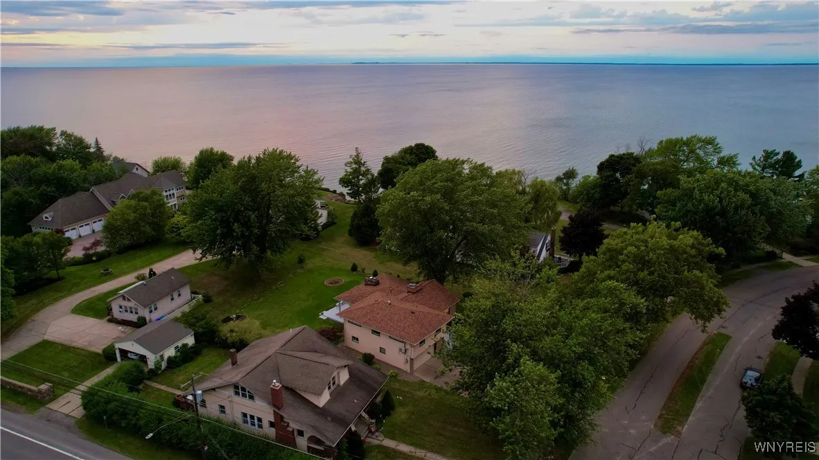 4948 Clifton Parkway, Hamburg, New York 14075, Hamburg, New York 14075, 4 Bedrooms Bedrooms, 7 Rooms Rooms,2 BathroomsBathrooms,Residential,Closed,4948 Clifton Parkway, Hamburg, New York 14075,0,B1557482