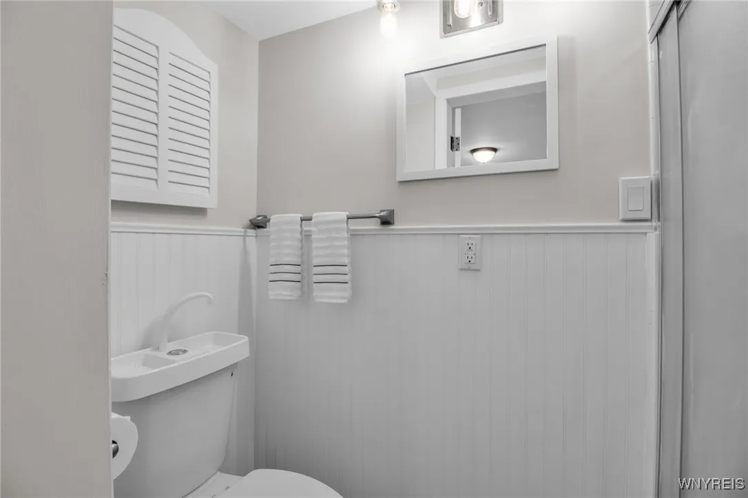 4948 Clifton Parkway, Hamburg, New York 14075, Hamburg, New York 14075, 4 Bedrooms Bedrooms, 7 Rooms Rooms,2 BathroomsBathrooms,Residential,Closed,4948 Clifton Parkway, Hamburg, New York 14075,0,B1557482