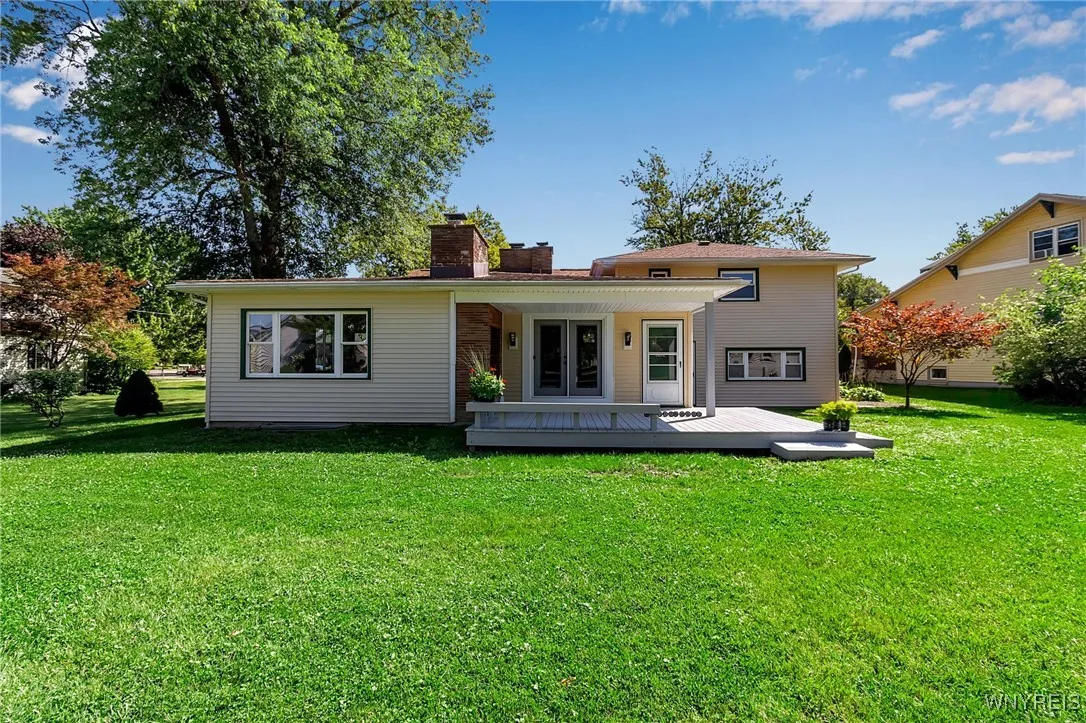 4948 Clifton Parkway, Hamburg, New York 14075, Hamburg, New York 14075, 4 Bedrooms Bedrooms, 7 Rooms Rooms,2 BathroomsBathrooms,Residential,Closed,4948 Clifton Parkway, Hamburg, New York 14075,0,B1557482