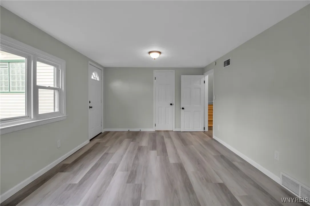 4948 Clifton Parkway, Hamburg, New York 14075, Hamburg, New York 14075, 4 Bedrooms Bedrooms, 7 Rooms Rooms,2 BathroomsBathrooms,Residential,Closed,4948 Clifton Parkway, Hamburg, New York 14075,0,B1557482