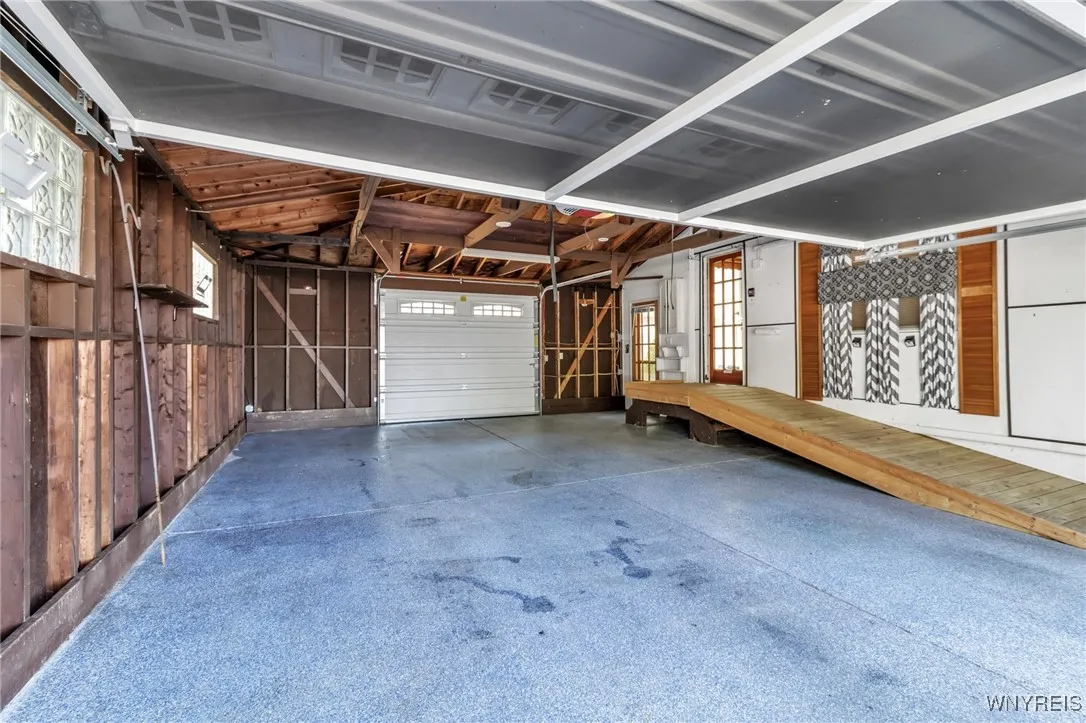 4297 Robin Lane, Hamburg, New York 14075, Hamburg, New York 14075, 4 Bedrooms Bedrooms, 7 Rooms Rooms,1 BathroomBathrooms,Residential,Closed,4297 Robin Lane, Hamburg, New York 14075,0,B1557338