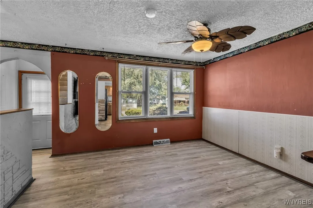 4297 Robin Lane, Hamburg, New York 14075, Hamburg, New York 14075, 4 Bedrooms Bedrooms, 7 Rooms Rooms,1 BathroomBathrooms,Residential,Closed,4297 Robin Lane, Hamburg, New York 14075,0,B1557338