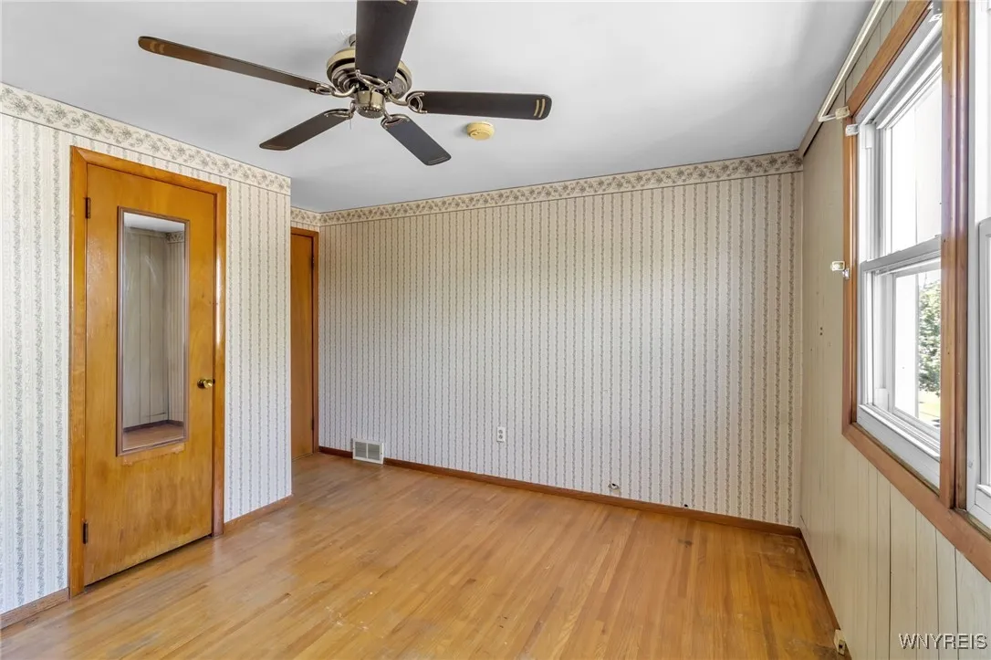 4297 Robin Lane, Hamburg, New York 14075, Hamburg, New York 14075, 4 Bedrooms Bedrooms, 7 Rooms Rooms,1 BathroomBathrooms,Residential,Closed,4297 Robin Lane, Hamburg, New York 14075,0,B1557338