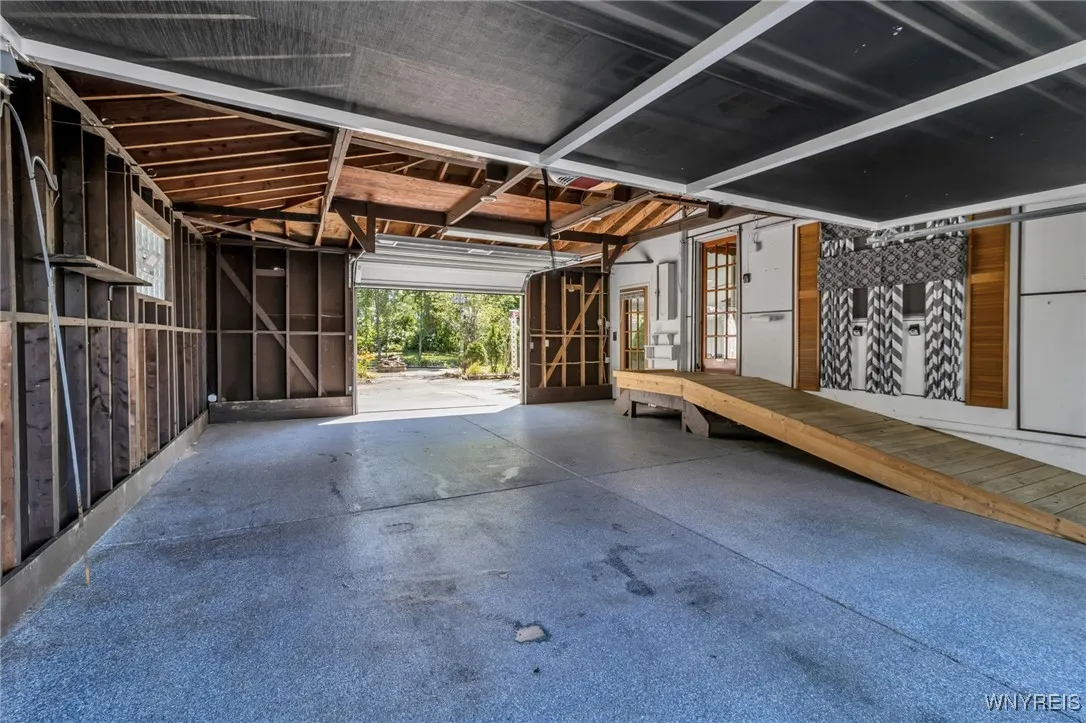4297 Robin Lane, Hamburg, New York 14075, Hamburg, New York 14075, 4 Bedrooms Bedrooms, 7 Rooms Rooms,1 BathroomBathrooms,Residential,Closed,4297 Robin Lane, Hamburg, New York 14075,0,B1557338