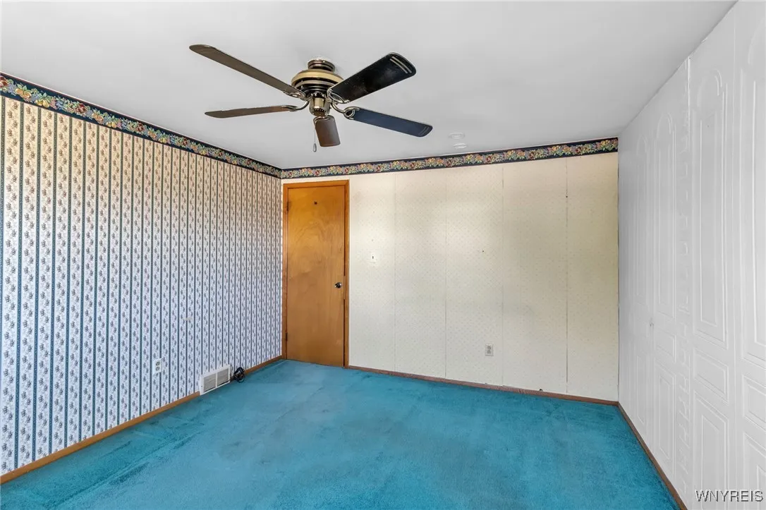 4297 Robin Lane, Hamburg, New York 14075, Hamburg, New York 14075, 4 Bedrooms Bedrooms, 7 Rooms Rooms,1 BathroomBathrooms,Residential,Closed,4297 Robin Lane, Hamburg, New York 14075,0,B1557338