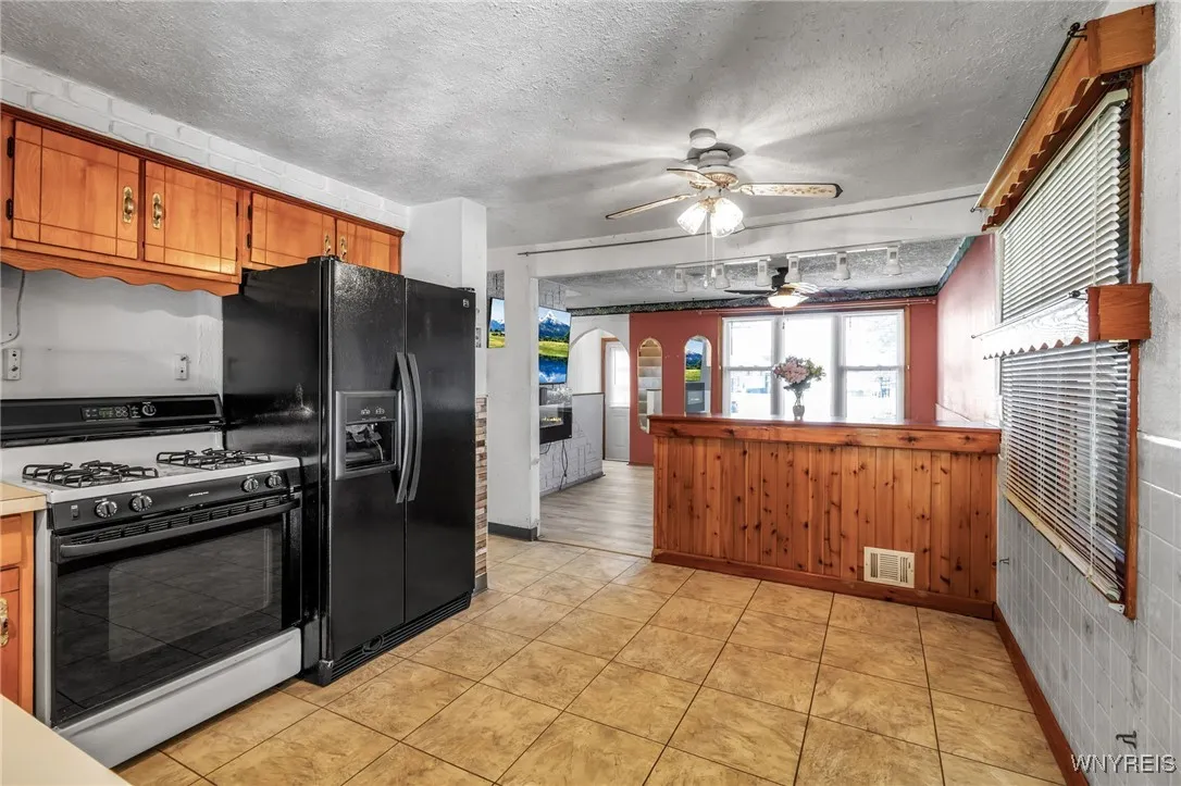 4297 Robin Lane, Hamburg, New York 14075, Hamburg, New York 14075, 4 Bedrooms Bedrooms, 7 Rooms Rooms,1 BathroomBathrooms,Residential,Closed,4297 Robin Lane, Hamburg, New York 14075,0,B1557338