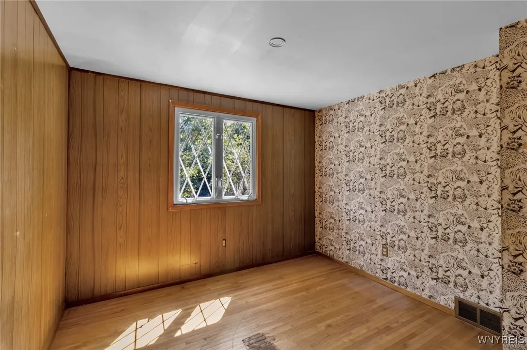 4297 Robin Lane, Hamburg, New York 14075, Hamburg, New York 14075, 4 Bedrooms Bedrooms, 7 Rooms Rooms,1 BathroomBathrooms,Residential,Closed,4297 Robin Lane, Hamburg, New York 14075,0,B1557338