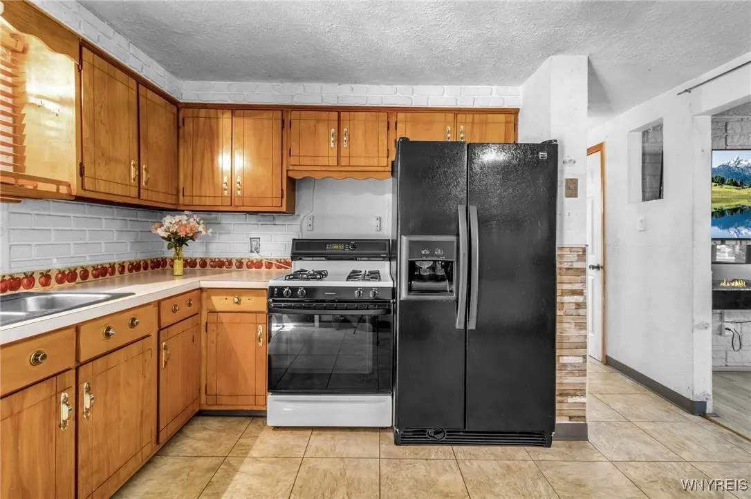 4297 Robin Lane, Hamburg, New York 14075, Hamburg, New York 14075, 4 Bedrooms Bedrooms, 7 Rooms Rooms,1 BathroomBathrooms,Residential,Closed,4297 Robin Lane, Hamburg, New York 14075,0,B1557338