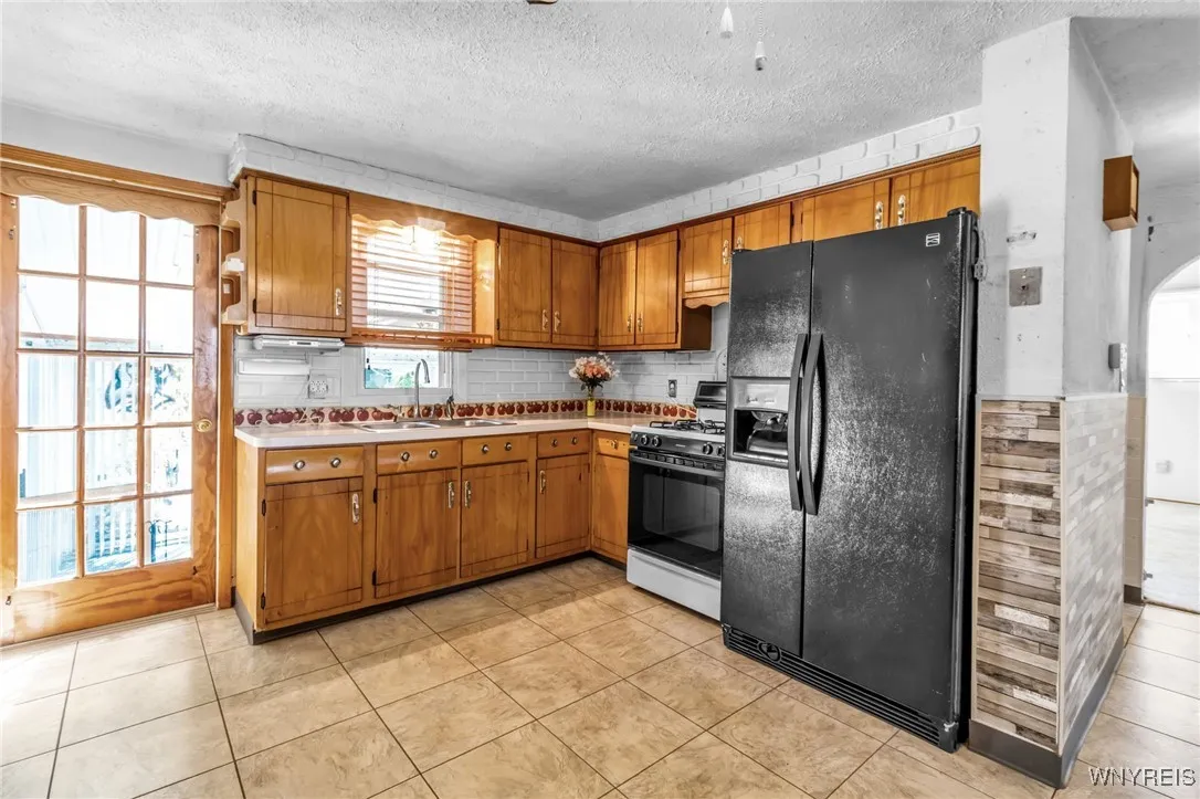 4297 Robin Lane, Hamburg, New York 14075, Hamburg, New York 14075, 4 Bedrooms Bedrooms, 7 Rooms Rooms,1 BathroomBathrooms,Residential,Closed,4297 Robin Lane, Hamburg, New York 14075,0,B1557338