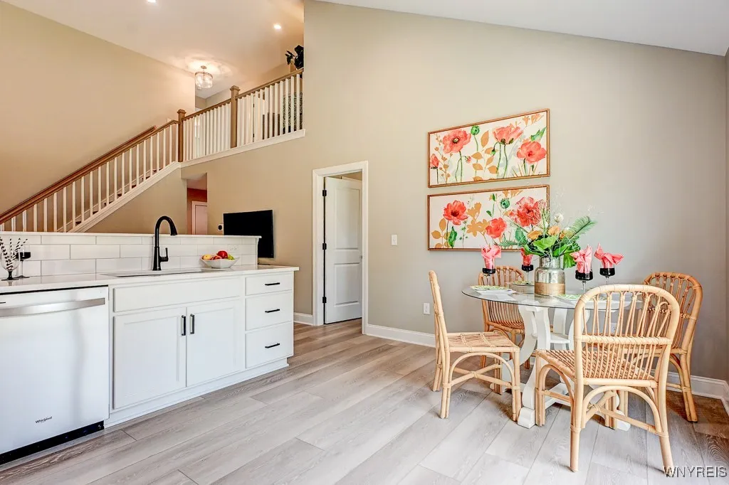 37 B Stonham Place 6b, Amherst, New York 14221, Amherst, New York 14221, 3 Bedrooms Bedrooms, 6 Rooms Rooms,2 BathroomsBathrooms,Residential,For Sale,37 B Stonham Place 6b, Amherst, New York 14221,0,B1557620