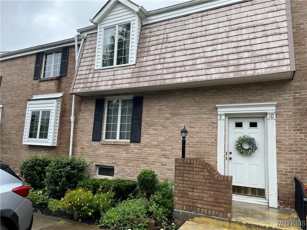 270 Buffalo Road 10, Aurora, New York 14052, Aurora, New York 14052, 2 Bedrooms Bedrooms, 6 Rooms Rooms,2 BathroomsBathrooms,Residential,Closed,270 Buffalo Road 10, Aurora, New York 14052,0,B1558064