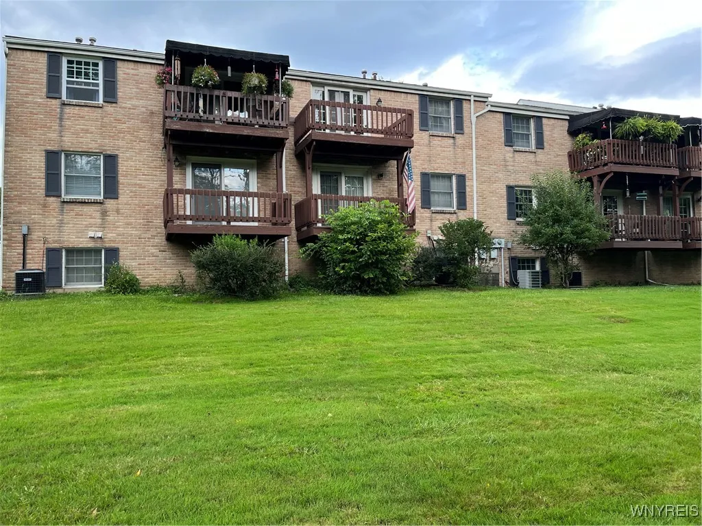270 Buffalo Road 10, Aurora, New York 14052, Aurora, New York 14052, 2 Bedrooms Bedrooms, 6 Rooms Rooms,2 BathroomsBathrooms,Residential,Closed,270 Buffalo Road 10, Aurora, New York 14052,0,B1558064
