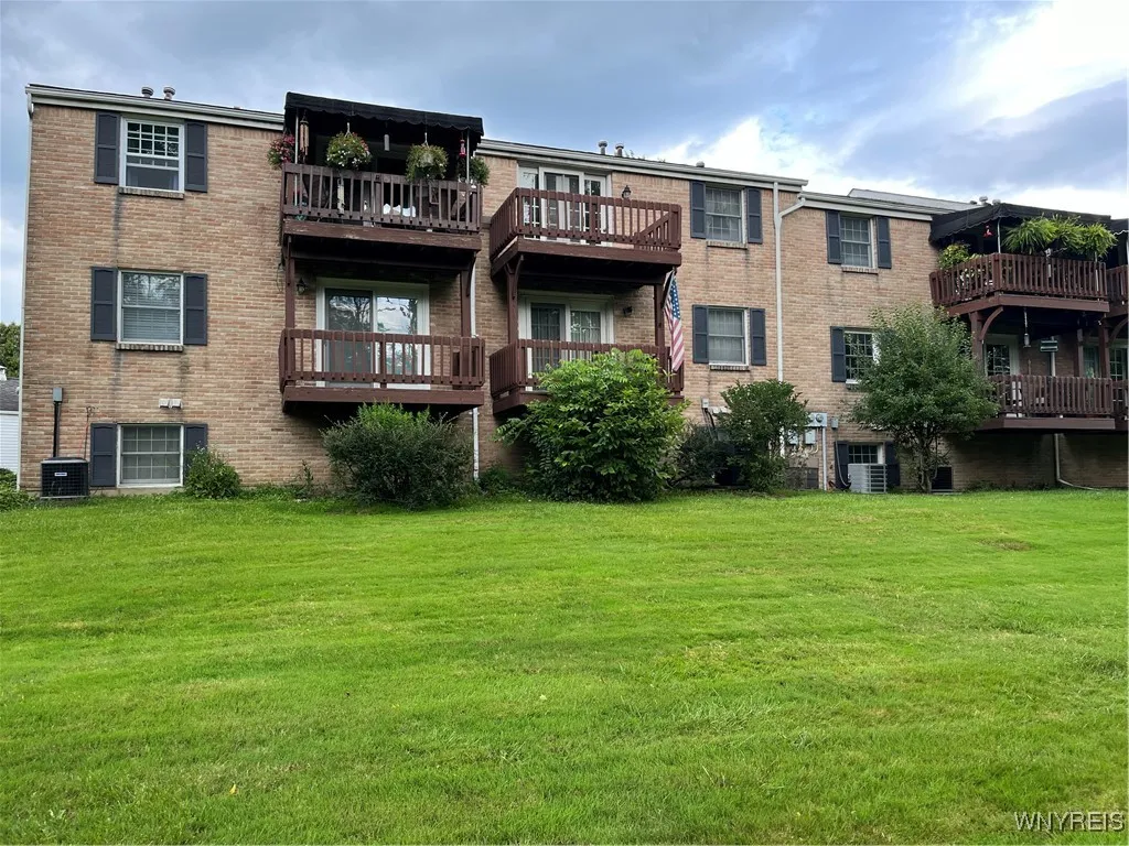 270 Buffalo Road 10, Aurora, New York 14052, Aurora, New York 14052, 2 Bedrooms Bedrooms, 6 Rooms Rooms,2 BathroomsBathrooms,Residential,Closed,270 Buffalo Road 10, Aurora, New York 14052,0,B1558064