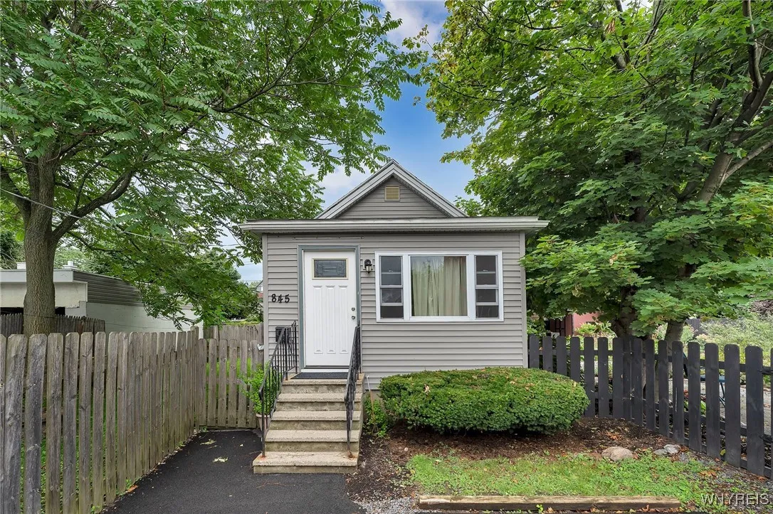 845 Prospect Avenue, Buffalo, New York 14213, Buffalo, New York 14213, 7 Bedrooms Bedrooms, ,3 BathroomsBathrooms,Residential,Closed,845 Prospect Avenue, Buffalo, New York 14213,0,B1558243