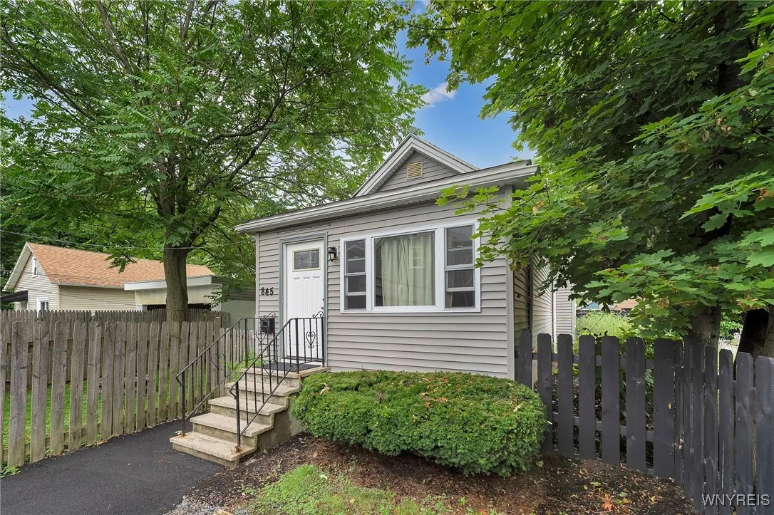 845 Prospect Avenue, Buffalo, New York 14213, Buffalo, New York 14213, 7 Bedrooms Bedrooms, ,3 BathroomsBathrooms,Residential,Closed,845 Prospect Avenue, Buffalo, New York 14213,0,B1558243