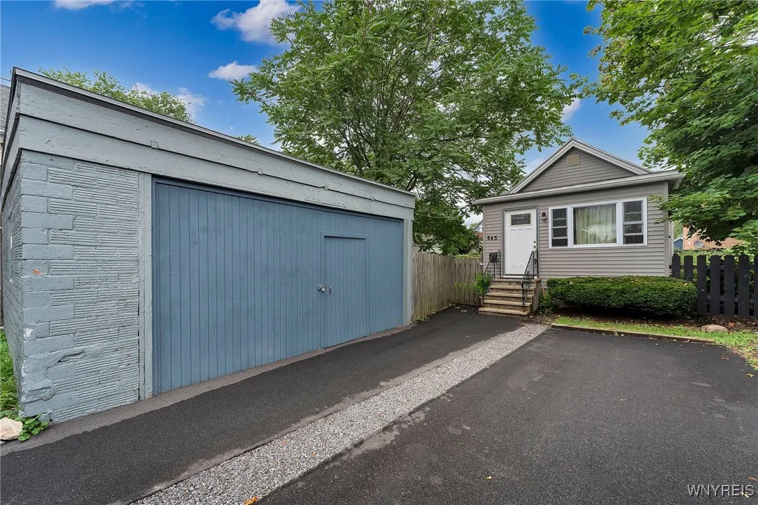 845 Prospect Avenue, Buffalo, New York 14213, Buffalo, New York 14213, 7 Bedrooms Bedrooms, ,3 BathroomsBathrooms,Residential,Closed,845 Prospect Avenue, Buffalo, New York 14213,0,B1558243