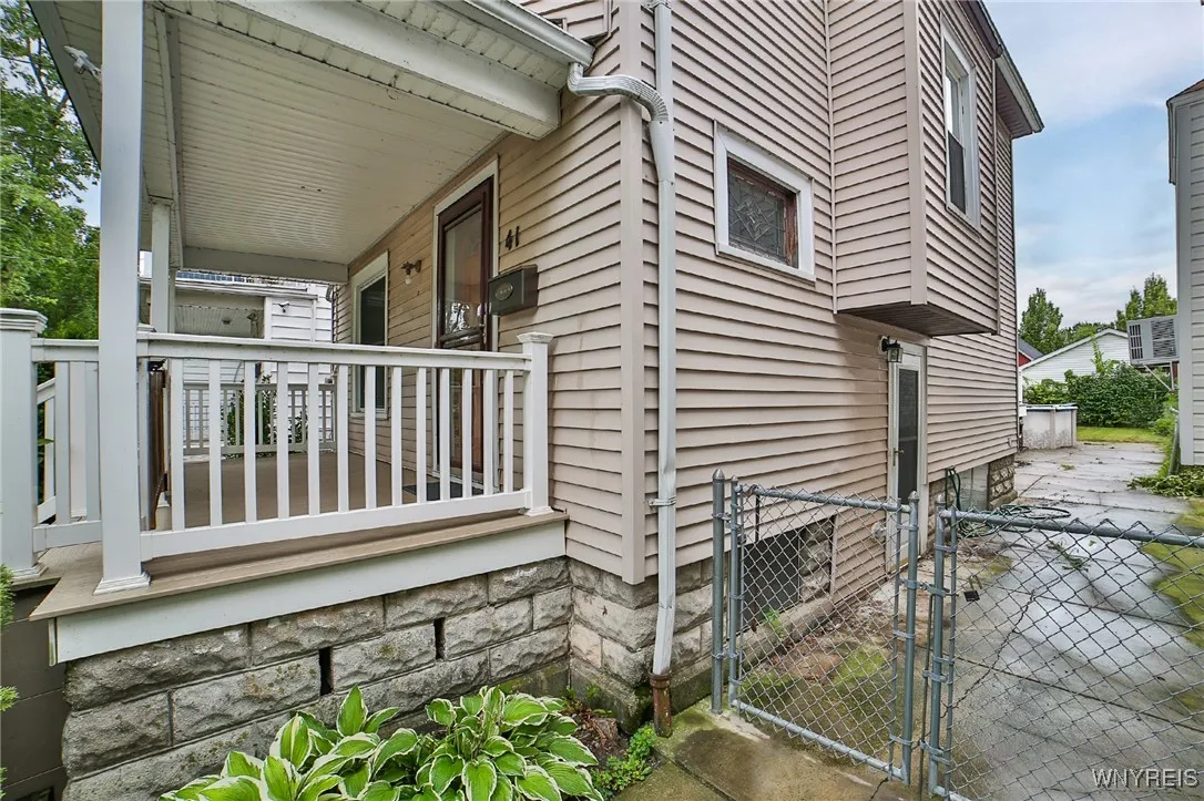 41 Prairie Avenue, Buffalo, New York 14207, Buffalo, New York 14207, 4 Bedrooms Bedrooms, 7 Rooms Rooms,1 BathroomBathrooms,Residential,Closed,41 Prairie Avenue, Buffalo, New York 14207,0,B1558050