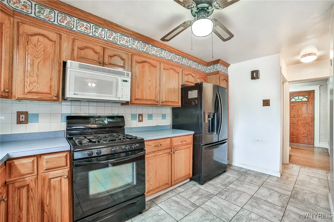 41 Prairie Avenue, Buffalo, New York 14207, Buffalo, New York 14207, 4 Bedrooms Bedrooms, 7 Rooms Rooms,1 BathroomBathrooms,Residential,Closed,41 Prairie Avenue, Buffalo, New York 14207,0,B1558050