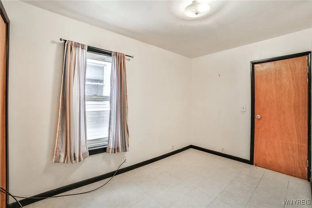 41 Prairie Avenue, Buffalo, New York 14207, Buffalo, New York 14207, 4 Bedrooms Bedrooms, 7 Rooms Rooms,1 BathroomBathrooms,Residential,Closed,41 Prairie Avenue, Buffalo, New York 14207,0,B1558050