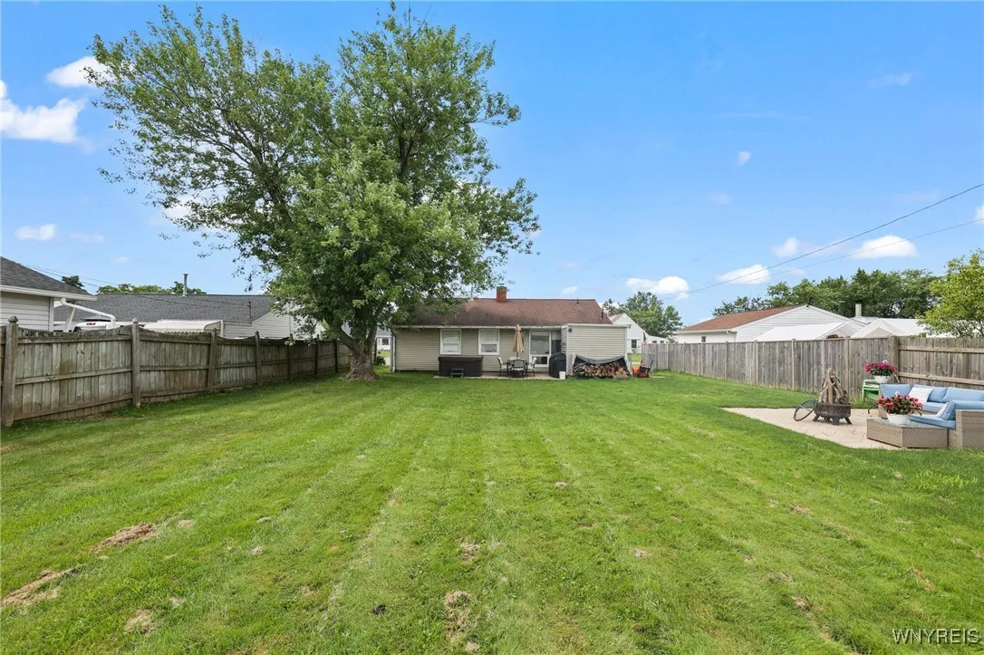 16 Carol Lane, Grand Island, New York 14072, Grand Island, New York 14072, 3 Bedrooms Bedrooms, 7 Rooms Rooms,1 BathroomBathrooms,Residential,Closed,16 Carol Lane, Grand Island, New York 14072,0,B1558096