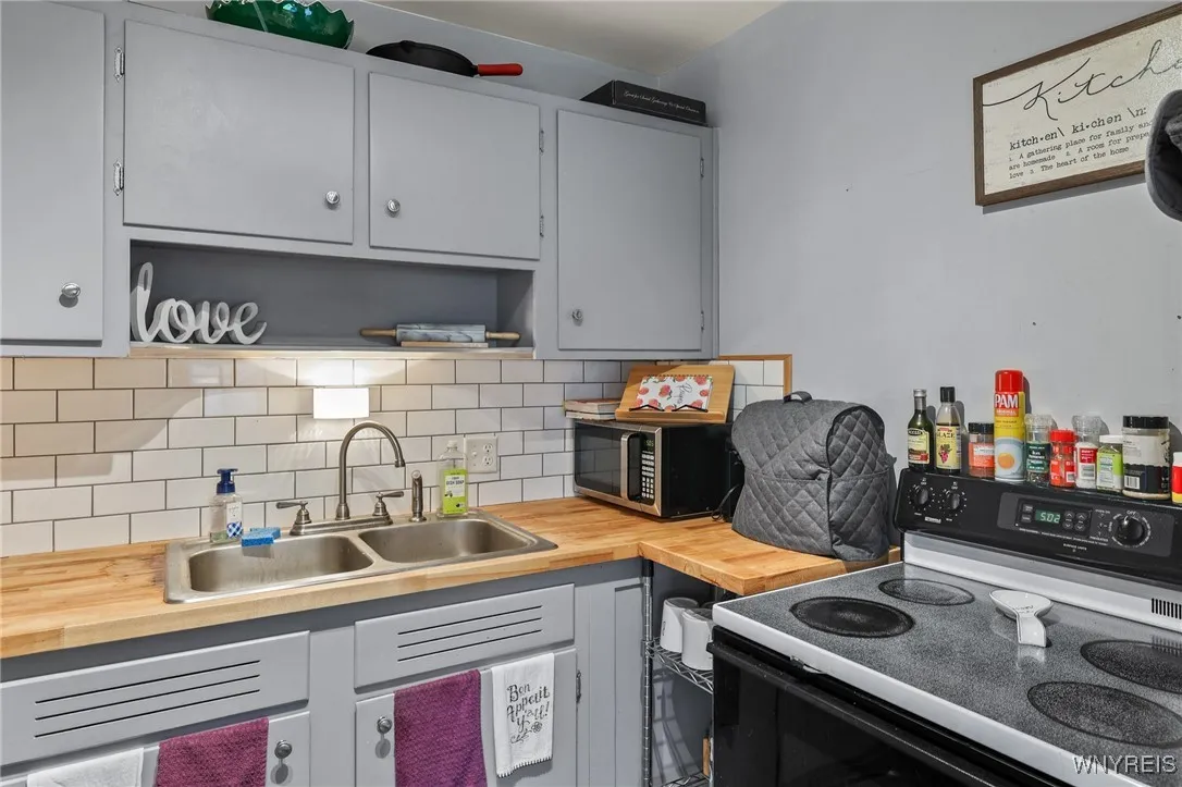 16 Carol Lane, Grand Island, New York 14072, Grand Island, New York 14072, 3 Bedrooms Bedrooms, 7 Rooms Rooms,1 BathroomBathrooms,Residential,Closed,16 Carol Lane, Grand Island, New York 14072,0,B1558096