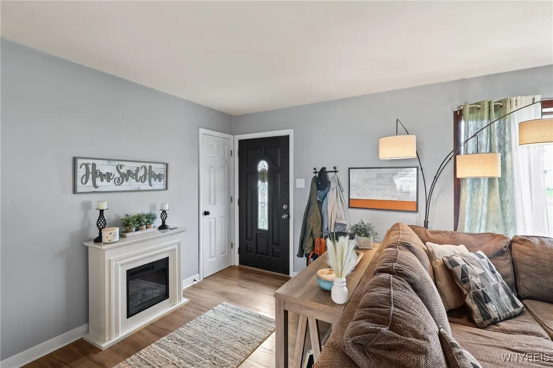 16 Carol Lane, Grand Island, New York 14072, Grand Island, New York 14072, 3 Bedrooms Bedrooms, 7 Rooms Rooms,1 BathroomBathrooms,Residential,Closed,16 Carol Lane, Grand Island, New York 14072,0,B1558096