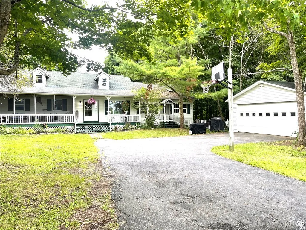 40540 Cross Road, Theresa, New York 13691, Theresa, New York 13691, 4 Bedrooms Bedrooms, 10 Rooms Rooms,3 BathroomsBathrooms,Residential,Closed,40540 Cross Road, Theresa, New York 13691,0,S1558436