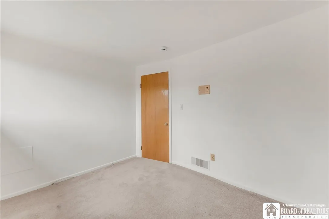 136 Oakview Drive, Tonawanda-town, New York 14150, Tonawanda, New York 14150, 3 Bedrooms Bedrooms, 6 Rooms Rooms,1 BathroomBathrooms,Residential,Closed,136 Oakview Drive, Tonawanda-town, New York 14150,0,R1558193