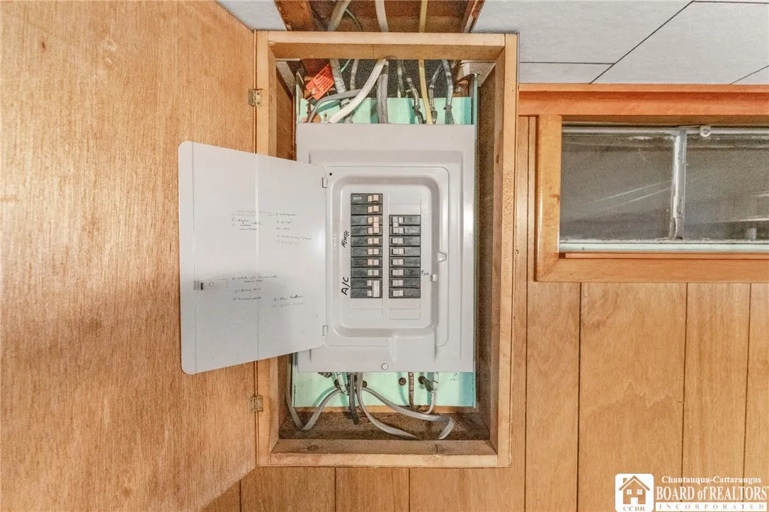 136 Oakview Drive, Tonawanda-town, New York 14150, Tonawanda, New York 14150, 3 Bedrooms Bedrooms, 6 Rooms Rooms,1 BathroomBathrooms,Residential,Closed,136 Oakview Drive, Tonawanda-town, New York 14150,0,R1558193