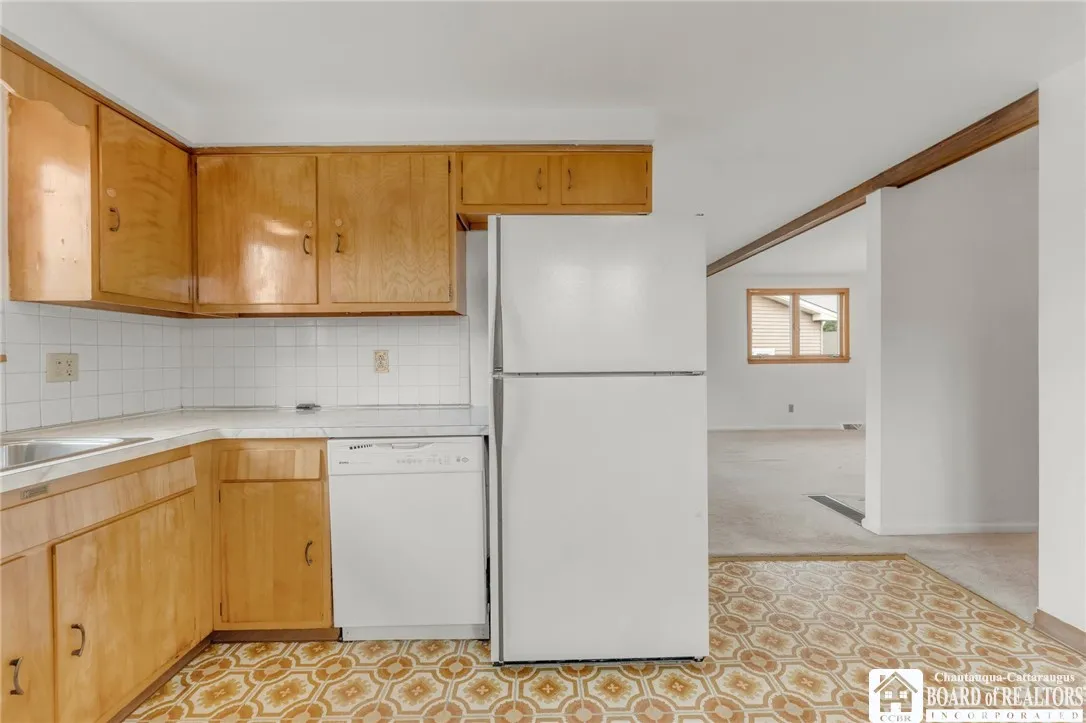 136 Oakview Drive, Tonawanda-town, New York 14150, Tonawanda, New York 14150, 3 Bedrooms Bedrooms, 6 Rooms Rooms,1 BathroomBathrooms,Residential,Closed,136 Oakview Drive, Tonawanda-town, New York 14150,0,R1558193