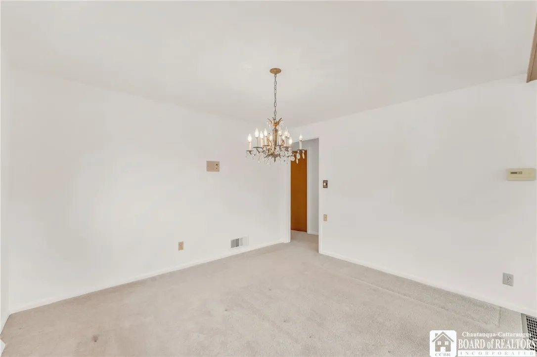 136 Oakview Drive, Tonawanda-town, New York 14150, Tonawanda, New York 14150, 3 Bedrooms Bedrooms, 6 Rooms Rooms,1 BathroomBathrooms,Residential,Closed,136 Oakview Drive, Tonawanda-town, New York 14150,0,R1558193