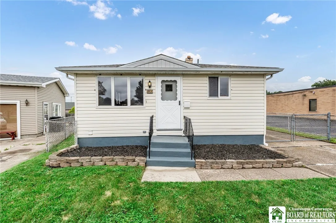 136 Oakview Drive, Tonawanda-town, New York 14150, Tonawanda, New York 14150, 3 Bedrooms Bedrooms, 6 Rooms Rooms,1 BathroomBathrooms,Residential,Closed,136 Oakview Drive, Tonawanda-town, New York 14150,0,R1558193