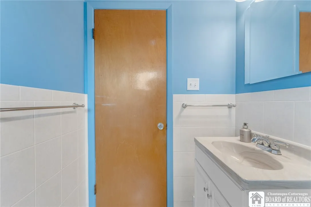 136 Oakview Drive, Tonawanda-town, New York 14150, Tonawanda, New York 14150, 3 Bedrooms Bedrooms, 6 Rooms Rooms,1 BathroomBathrooms,Residential,Closed,136 Oakview Drive, Tonawanda-town, New York 14150,0,R1558193
