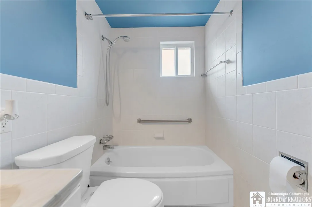 136 Oakview Drive, Tonawanda-town, New York 14150, Tonawanda, New York 14150, 3 Bedrooms Bedrooms, 6 Rooms Rooms,1 BathroomBathrooms,Residential,Closed,136 Oakview Drive, Tonawanda-town, New York 14150,0,R1558193