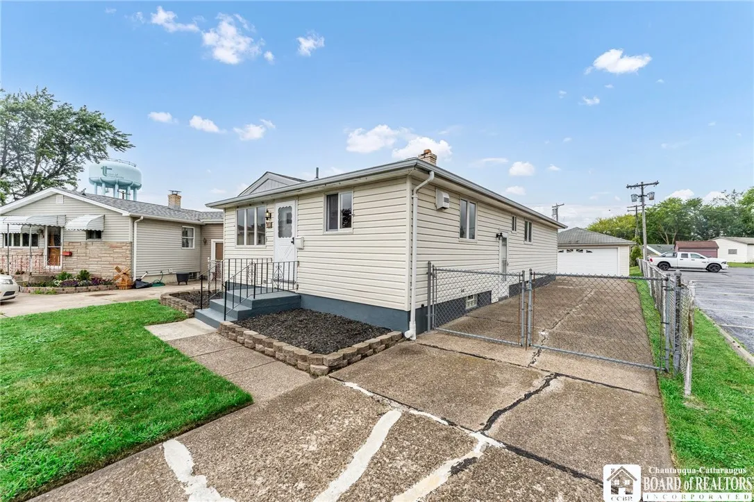 136 Oakview Drive, Tonawanda-town, New York 14150, Tonawanda, New York 14150, 3 Bedrooms Bedrooms, 6 Rooms Rooms,1 BathroomBathrooms,Residential,Closed,136 Oakview Drive, Tonawanda-town, New York 14150,0,R1558193